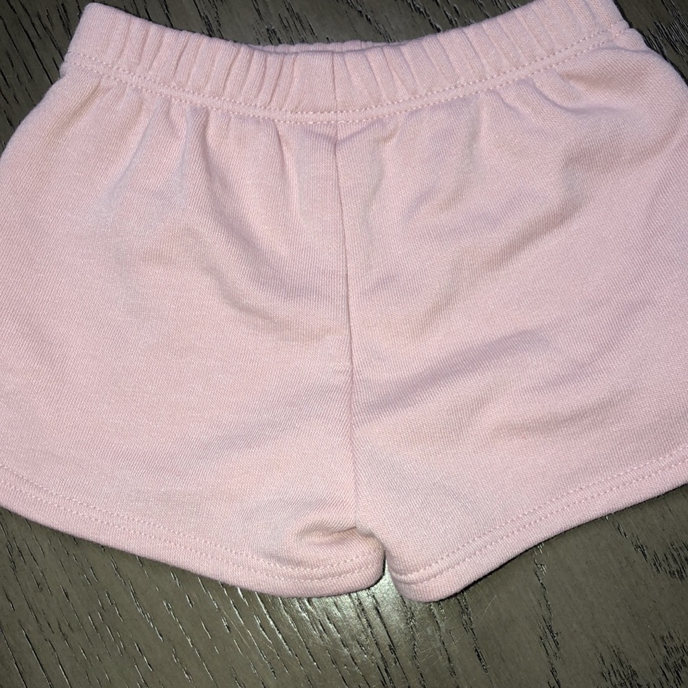 Baby girl Old Navy shorts - Picture 3 of 4
